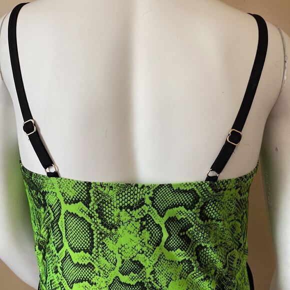 NWT Fashion Nova One Piece Swimsuit - Lime Green - Size 2X - Picture 14 of 16